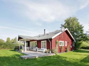 Quaint Holiday Home in Hovedstaden With Whirlpool in Jægerspris